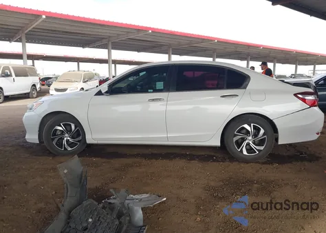 2017 Honda Accord Lx z USA, uszkodzony, nr VIN 1HGCR2F31HA149301